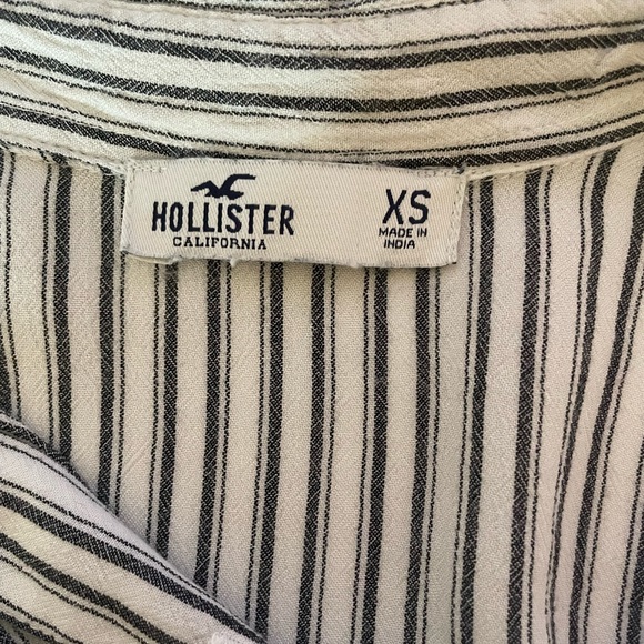🏷️Hollister XS Striped Cropped Button-down - Picture 2 of 3